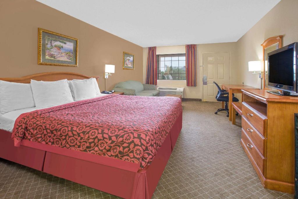 Popular attractions Area Nearby Property